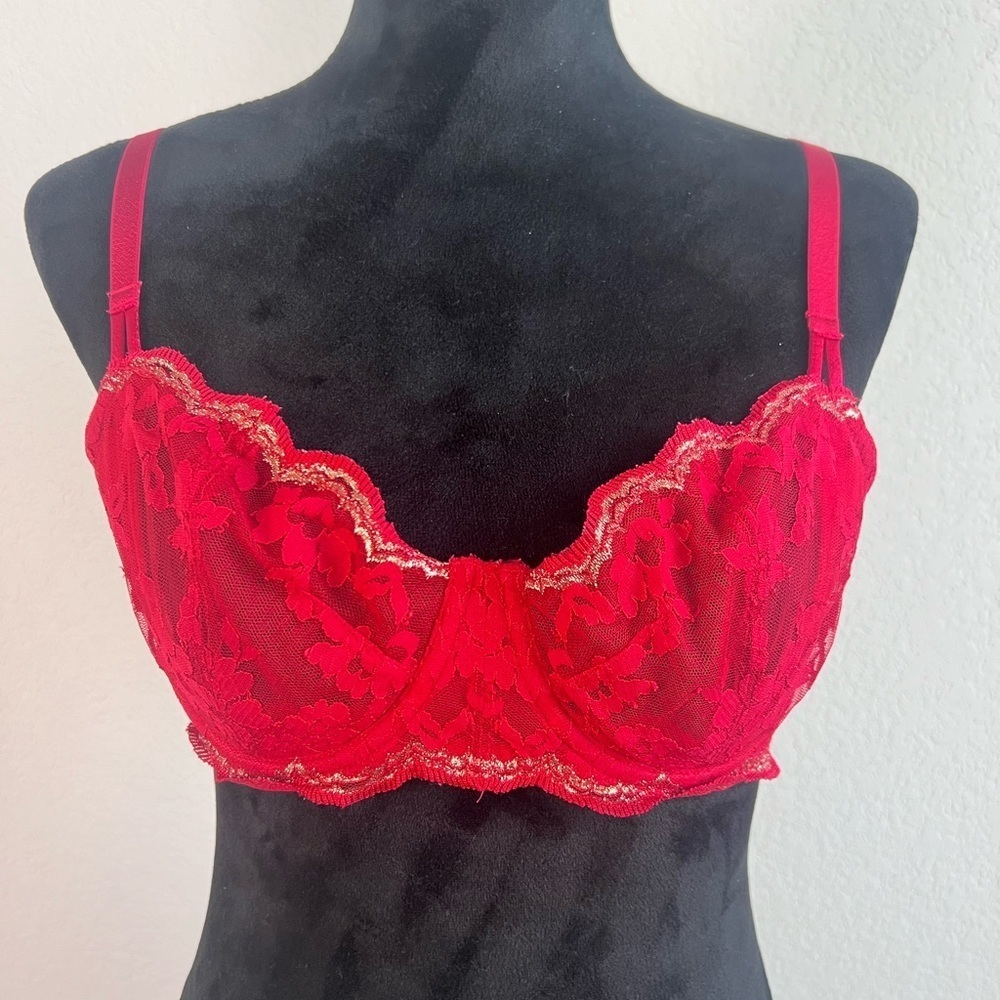 Victoria's Secret Dream Angels Push-up without padding in Red lace Size 36D